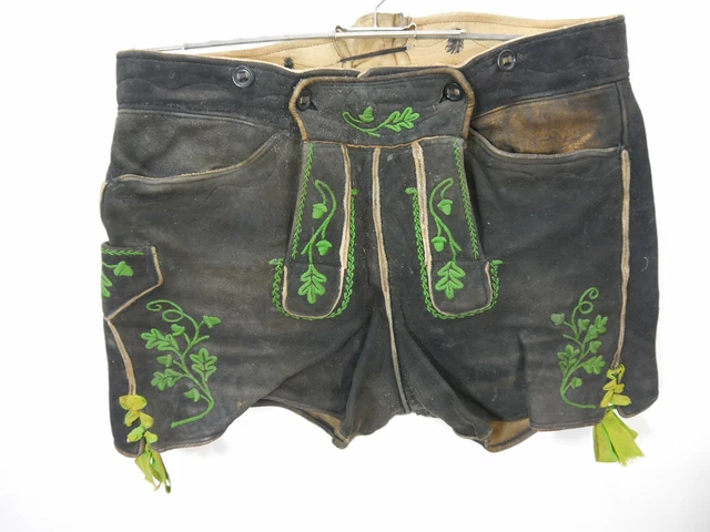 Uralte kurze Hirschleder Säckler Lederhose Stickerei grün hat viel erlebt Gr.52