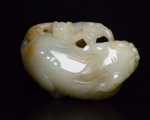 Chinese Hand-carved Natural Hetian Jade Nephrite Statue Beast Pixiu carving