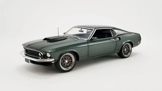 1965 Shelby GT350R Street Fighter#14 - Le Mans, White - Acme A1801853 1 18 Scale Diecast Car