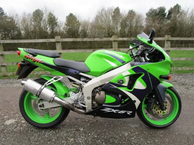 1999 (T) Kawasaki ZX-6R Ninja 600.GREEN.28,000 MILES.SUPERB BIKE.BARGAIN.