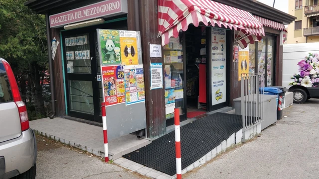 cedesi attività di edicola cartoleria a potenza