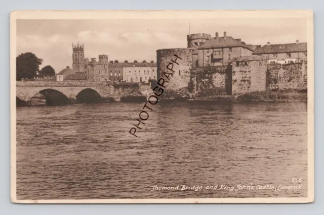 Postcard Ireland Limerick Thomond Bridge and King John's Castle  (J12)