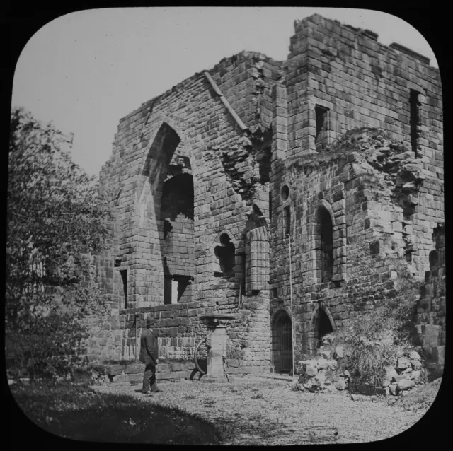 COCKERMOUTH CASTLE KEEP C1887 ANTIQUE Magic Lantern Slide LAKE DISTRICT PHOTO