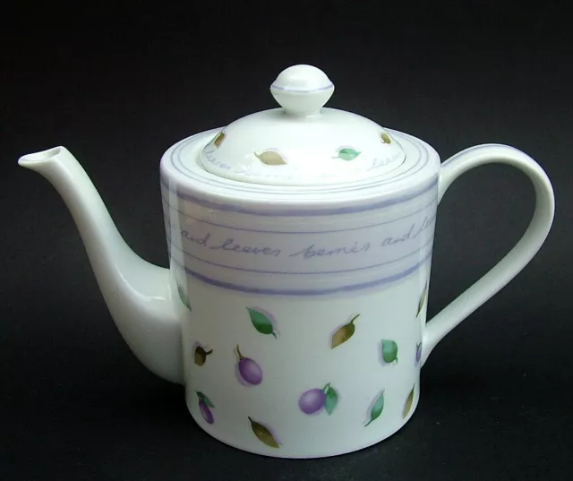 Marks and Spencer Berries & Leaves 1.5pint Teapot & Lid 15cm in Excellent Cond