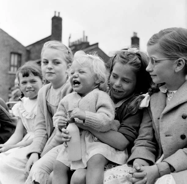 PUNCH AND JUDY In Bermondsey 1956 Old Photo 5 £5.64 PicClick UK