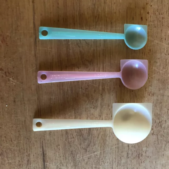 Tupperware Pastel Plastic Measuring Spoon Set Of 3 Orlando 1958 Vintage TUPPER