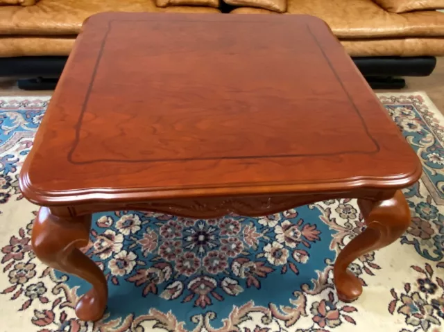 Solid Wood Classic Coffe Table in Good Condition