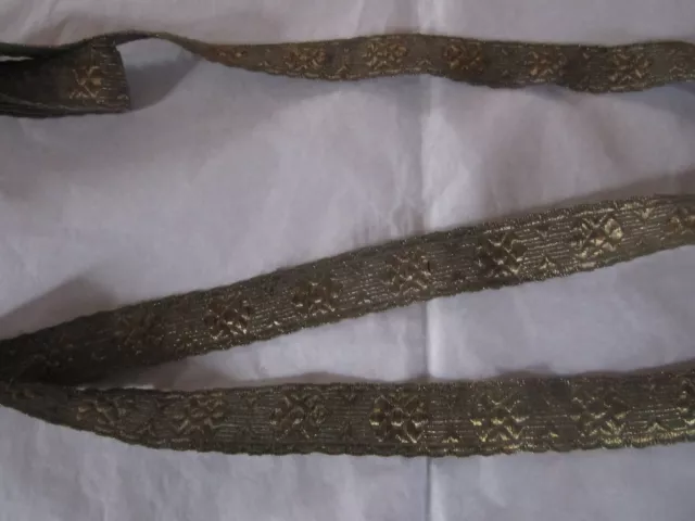 Ancienne passementerie fils or bronze (fils métalliques)