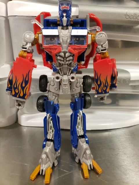 TRANSFORMERS ULTIMATE OPTIMUS PRIME DARK SIDE OF THE MOON Figure 