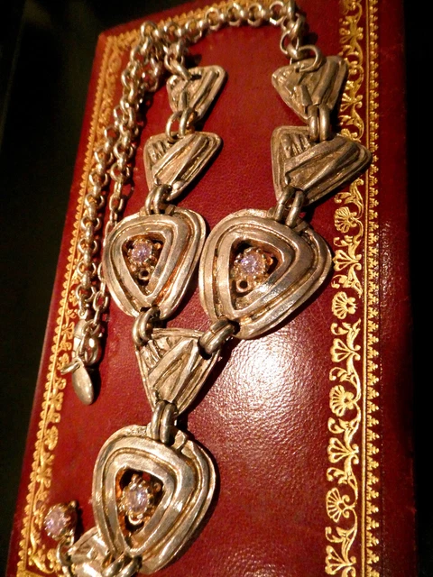 Collier Fantaisie Vintage En Métal - Accessoire Rétro Unique