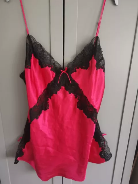 WOMENS LA SENZA Black And Red Lace lingerie Cami top. Size 18
