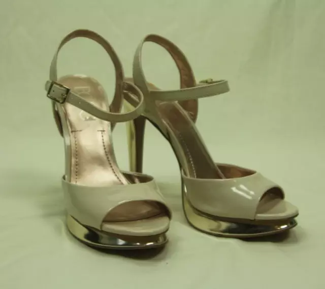 BCBG Blossom Platform Open Toe Stiletto Heels Size 9 Patent Leather Beige Gold