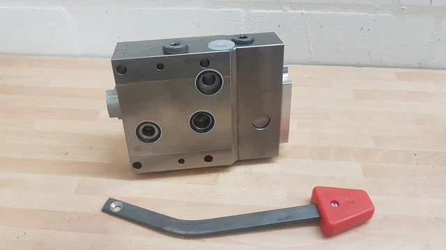 Zusatzsteuergerät zum Bosch-System SB 1-TB, mit Rastung auf S inkl. Hebel Zusatzsteuergerät zum Bosch-System SB 1-TB, mit Rastung auf S inkl. Hebel