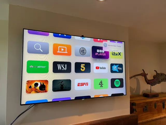 Samsung 55" Smart TV UE55F8000, LED, 3D, Slim Bezel, 2 Remotes, Rarely Used