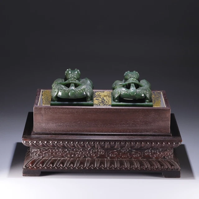 Chinese Exquisite Handmade Dragon Carving Hetian Jade Green Jade Statue Seal