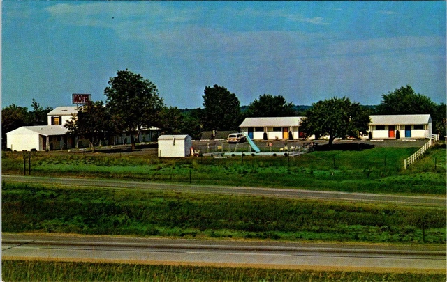 Travel-Inn Motel, GRAND RAPIDS, Michigan Chrome Advertising Postcard