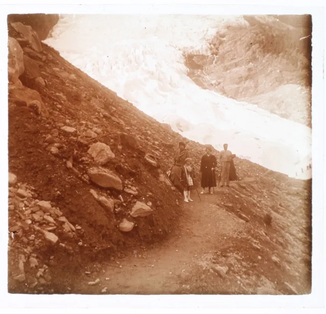 Famille Vacances Montagne Neige c1930 Photo Plaque de verre Stereo Vintage 