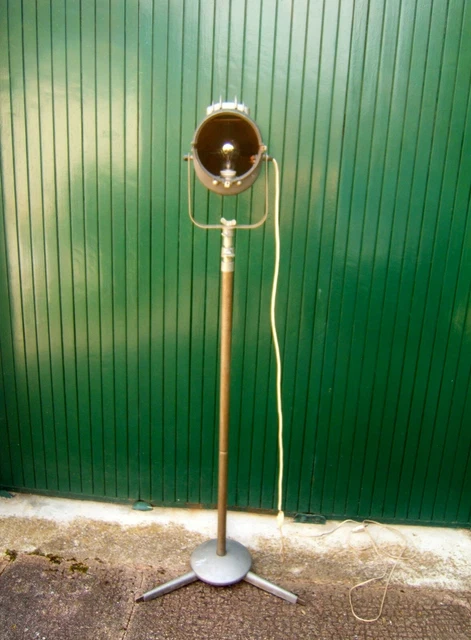 Spot De Studio Vintage Sur Pied Tripode Avec Rotule - Années 40-60, Métal, Max 40W - Lumière D'ambiance