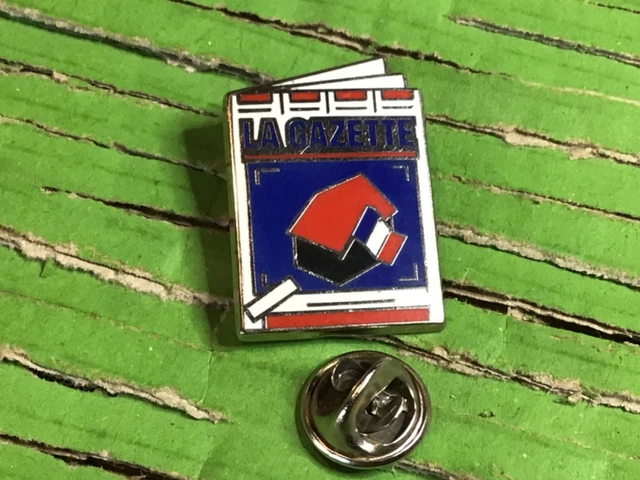 PIN'S FERRARI SIGNÉ Arthus Bertrand .2 EUR 15,00 - FR