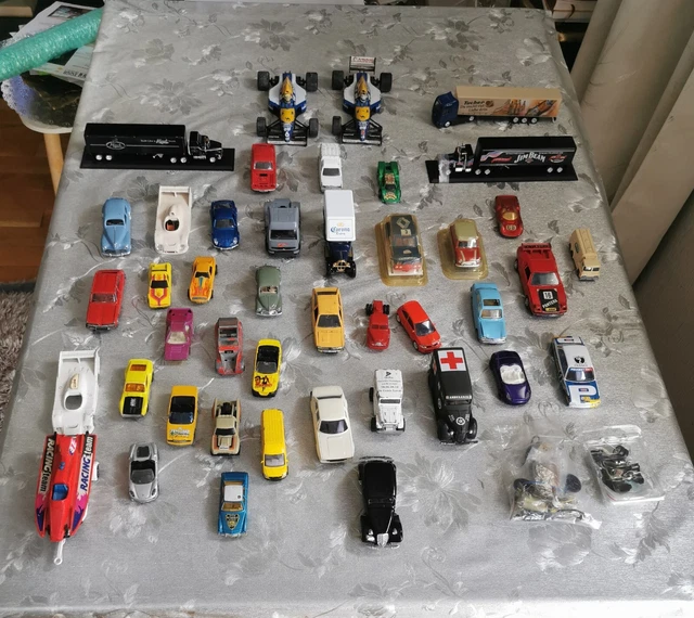 GROS LOT MAJORETTE norev solido hot wheels matchbox et autres EUR 59,00