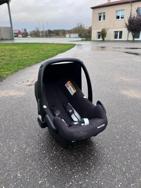 Maxi Cosi Babyschale Rock inkl. Isofix-Station