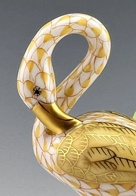 🦋 BRAND NEW HEREND Flamingo Butterscotch Fishnet Bird Figurine