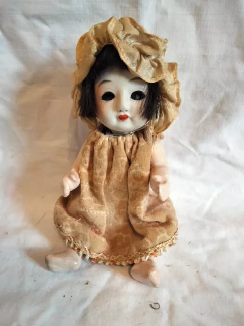 SUPERbe rare POUPEE ANCIENNE  Asiatique  yeux de  verre  signee  t.d origine