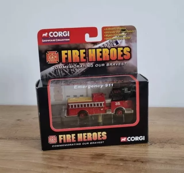 Corgi CS90232 Fire Heroes Mack CF Pumper Chicago Fire Dept. NEW
