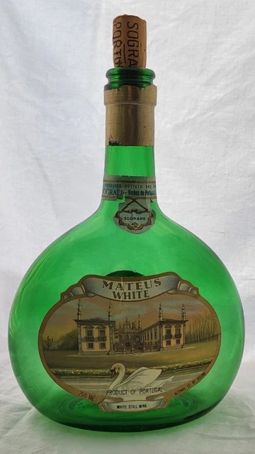 Vintage Mateus White Still Wine - 750 ML - Bottle Green Glass w/Original Cork