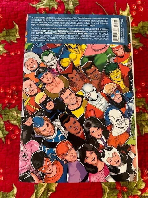 Justice League International Omnibus #1 (DC Comics, HC) 3