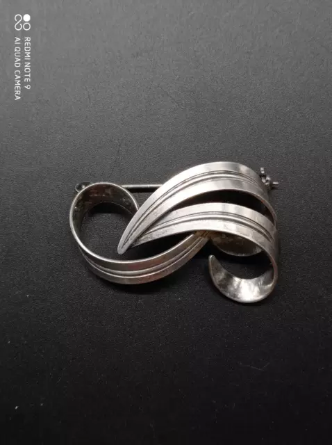 Broche ancienne en Argent massif poinçonné .