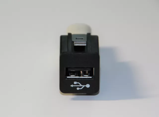 Original BMW USB Buchse CIC Navi NEU 1er 3er 5er 6er 7er X1 X2 X3 X5 X6