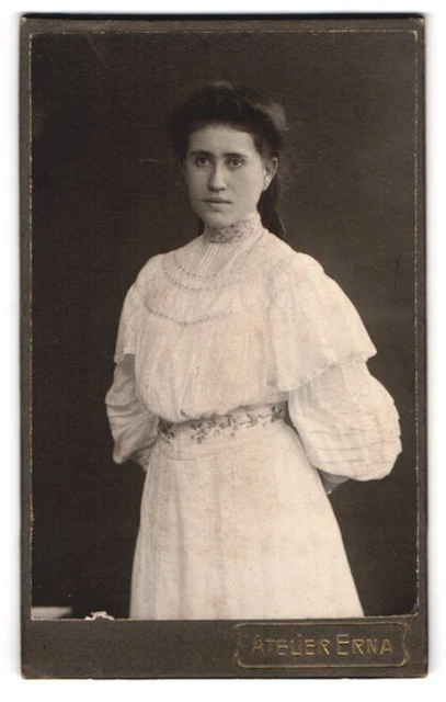 Fotografie Atelier Erna, Düsseldorf, Rossstrasse 40, Portrait junge Dame in wei