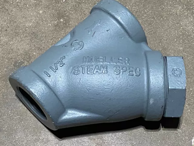 Mueller 1-1/2" NPT 600# WCB Wye Y-Strainer 1.5-580-01