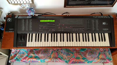 Ketron Tastiera KETRON SOLTON MS5 5 ottave con LETTORE FLOPPY e CUSTODIA RIGIDA OMAGGIO 