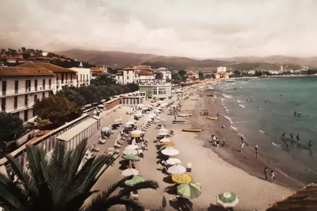 Cartolina - Riviera dei Fiori - Diano Marina - La ridente Spiaggia - 1953