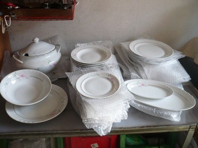 VEWEET Annie Servizi da Tavola in Porcellana 30 Pezzi con 6 Tazzine 175 ml 6 Piattini 6 Piatti Fondi e 6 Piatti per dolce Piatti Quadrati 6 Piatti Piani 
