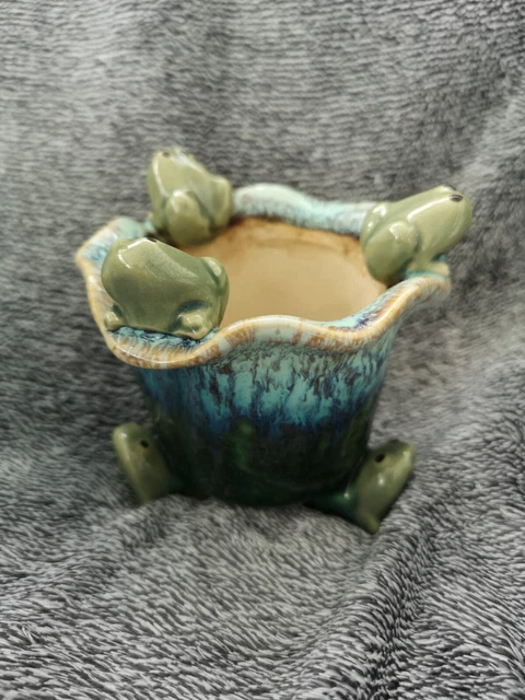 Vintage Glazed Art Pottery Majolica Lily Pad Flower & Frogs Vase Planter