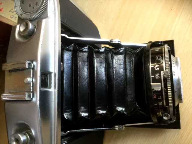 Vintage Agfa Isolette II 120 Folding Film Camera Apotar 1:4.5 85mm lens Synchro 3