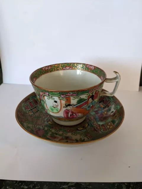 Grande et belle tasse et sa soucoupe en porcelaine de canton, Chine 19ème siècle