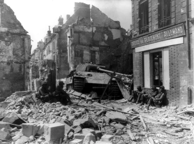 WWII B&W Photo German Panther Tank France Pzkpfw. V World War Two   WW2 / 4013