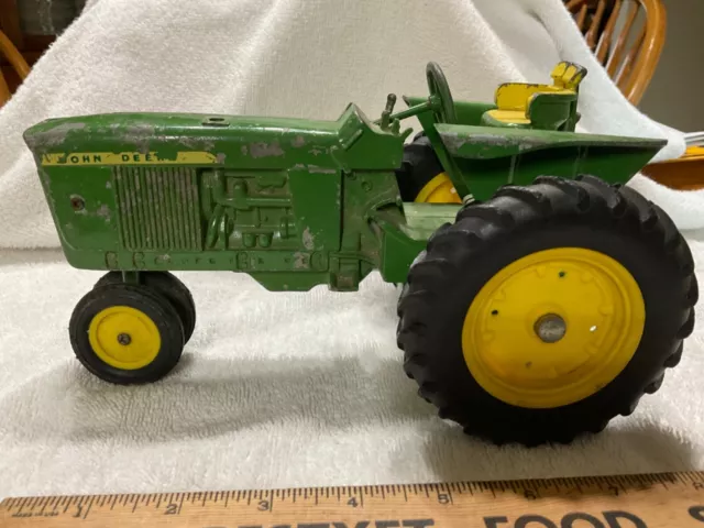 Vintage Ertl John Deere 3020 4020 Tractor with 4 Lever & Narrow Front 1:16 scale