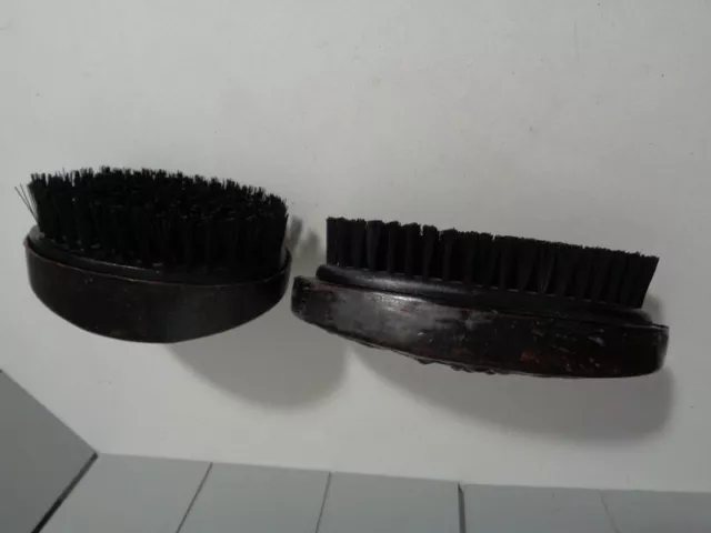 Lot de deux brosses à habits 2