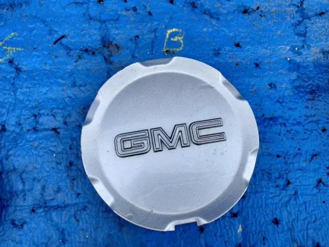 (1) 2010 - 2015 GMC Terrain Silver OEM Center Cap P/N 9597973 #b