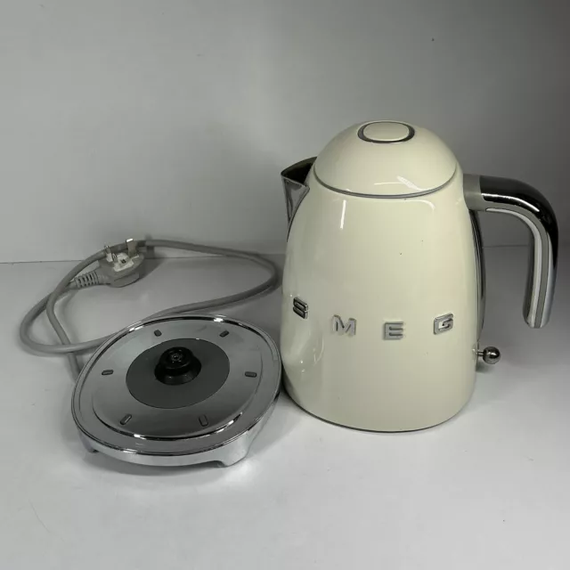 SMEG KLF03BLUK Retro-Stil 1,7 l elektrischer Wasserkocher Krug cremefarben funktionieren