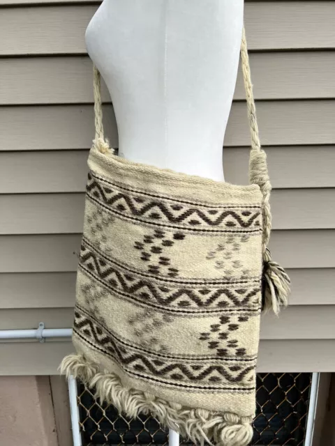 Vintage 70s Handwoven Huichol Hippy bag women beige color 2