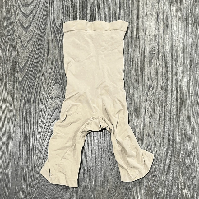 NWOT SKIMS SHAPEWEAR Knee Shorts Sculpting Mid Thigh Open Gusset Sand