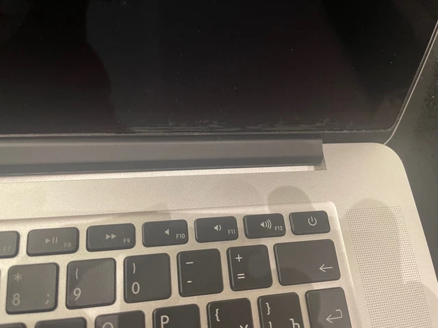 Apple Macbook PRO 15,4" Retina - A1398 - 2,4 GHz IntelCore i7 2760QM 8 GB 256 GB 7