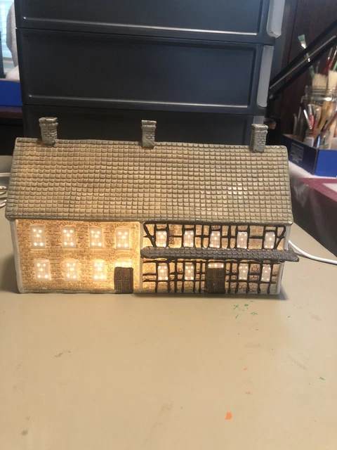 Vintage 1992 Old Salem Series, Single Brothers House, with Light Source And Bulb