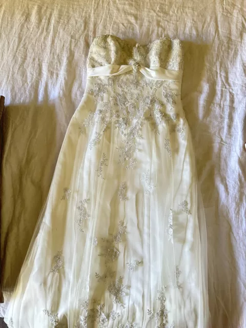 Beautiful maggie sottero wedding dress size 12 altered